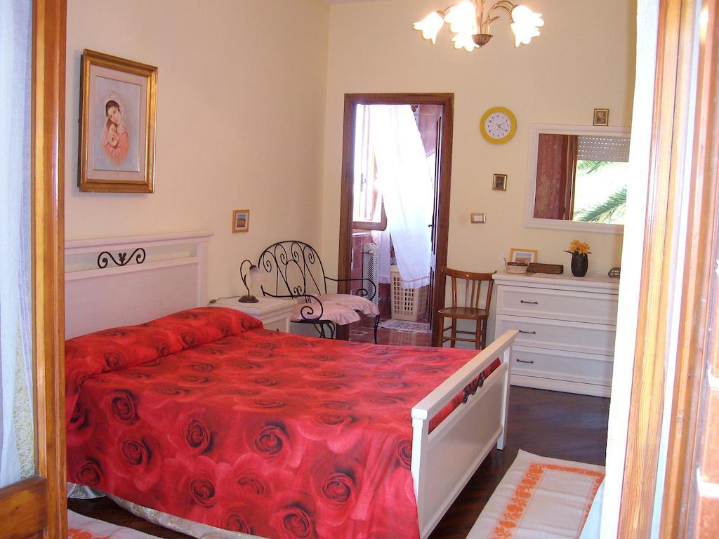Sa Domu Sarda Casa Vacanza Пишинас Стая снимка