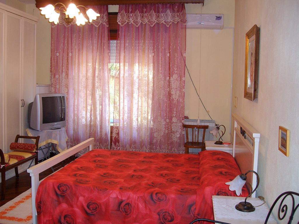 Sa Domu Sarda Casa Vacanza Пишинас Стая снимка